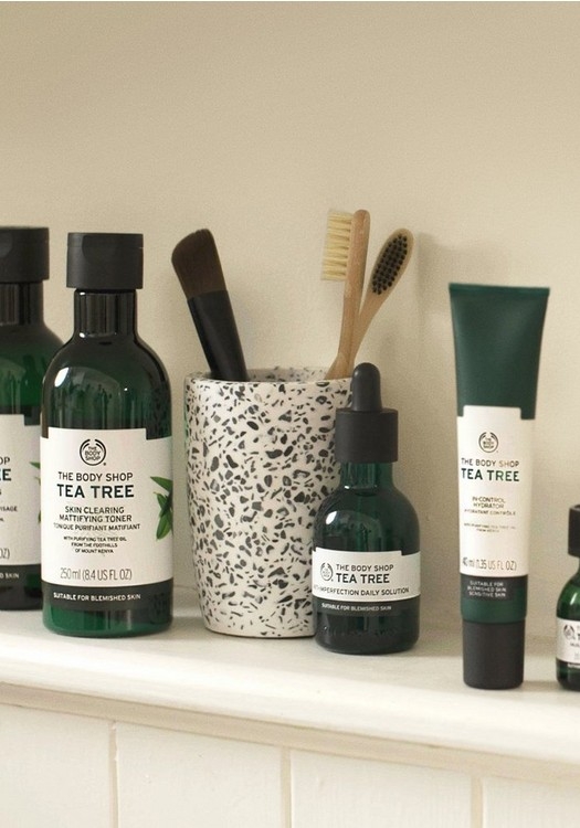 The Body Shop Tea Tree Skin Clearing Mattifying Toner – Purifying Vegan  Facial Toner For Oily, Blemished Skin – 8.4 oz